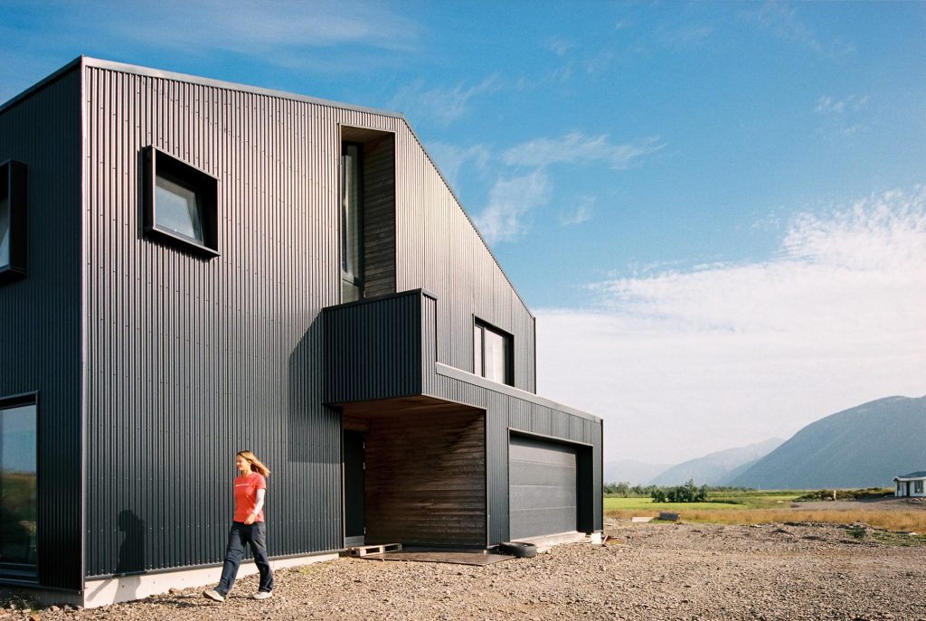 Seljavellir House in Höfn, Iceland | Studio CAPN